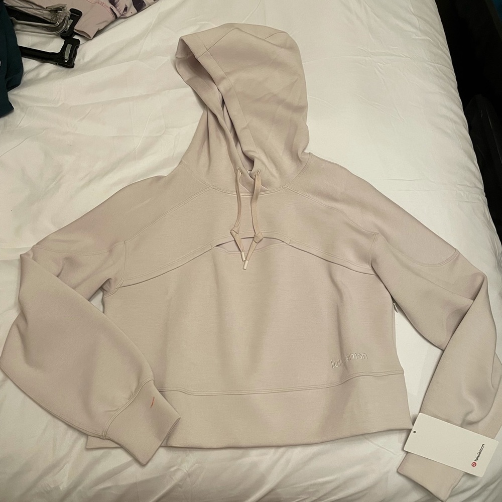 Get Centered Crop Hoodie